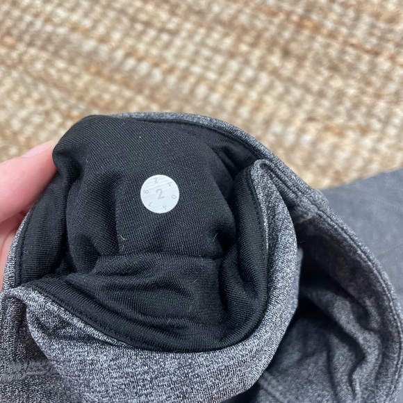 Lululemon cropped leggings size 2 - Picture 6 of 6